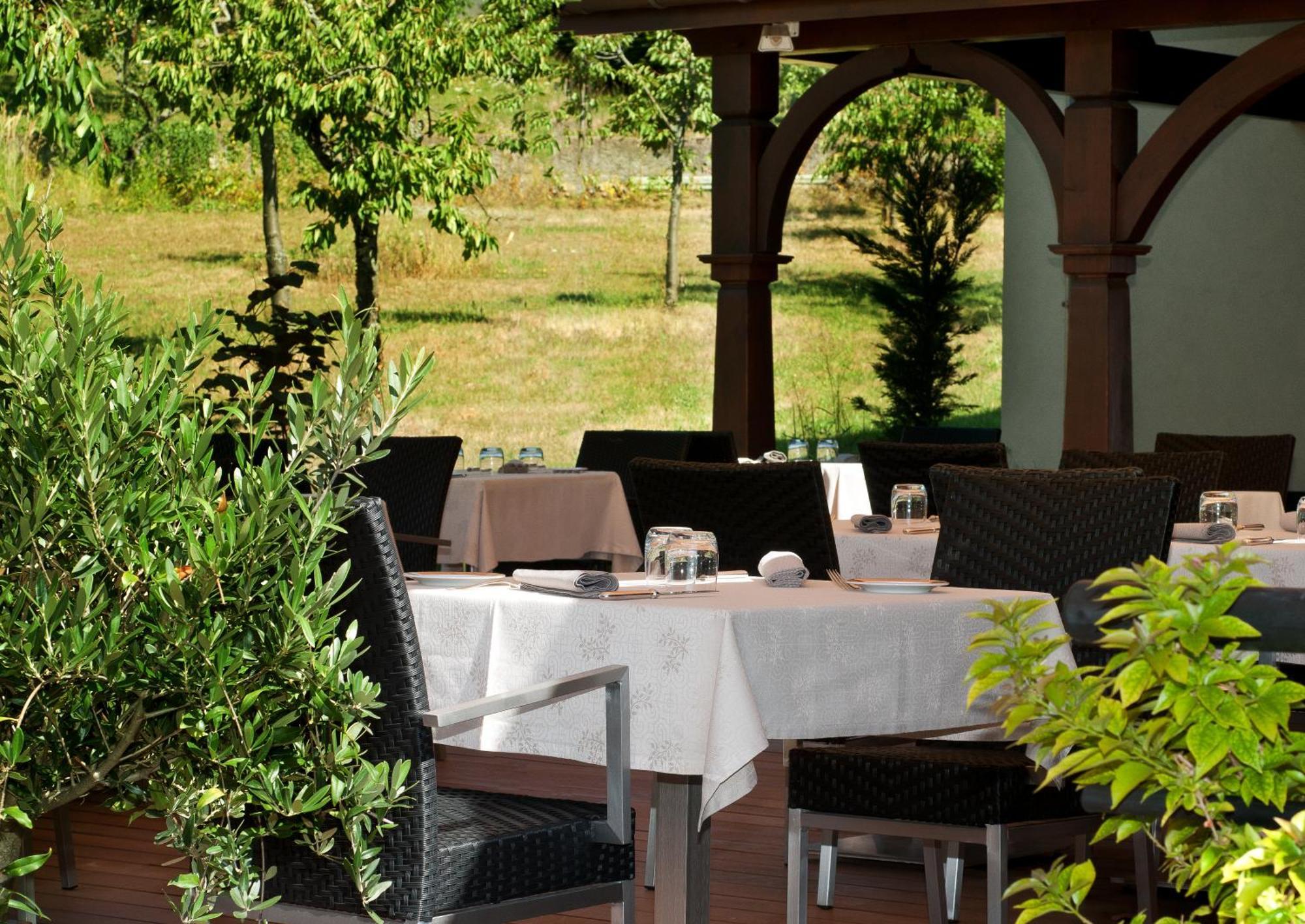 Logis Hotel Le Parc & Spa Saint-Hippolyte  Eksteriør bilde