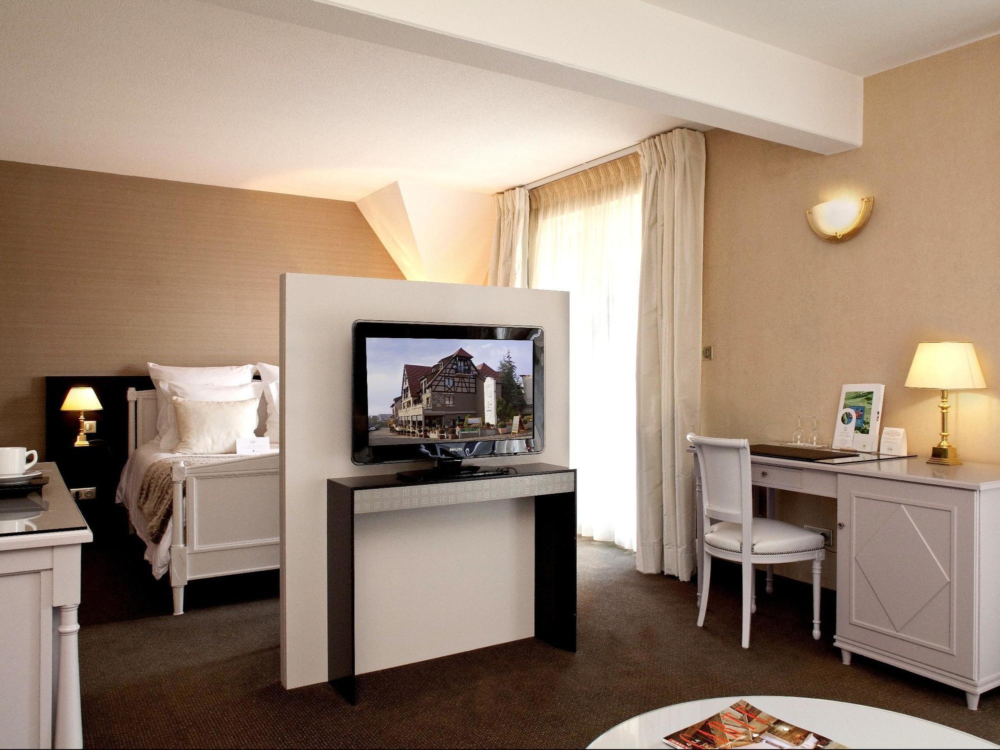 Logis Hotel Le Parc & Spa Saint-Hippolyte  Eksteriør bilde