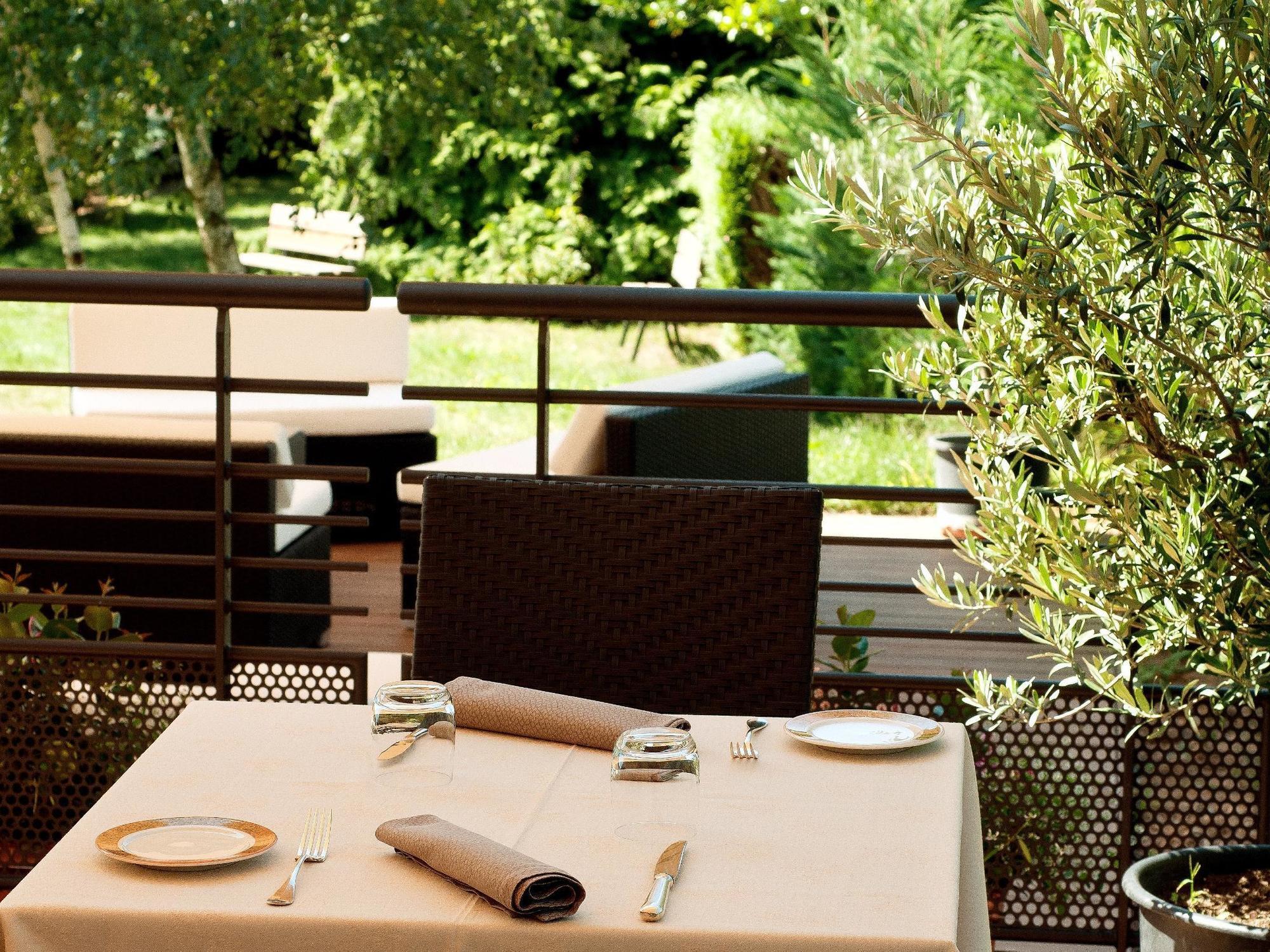 Logis Hotel Le Parc & Spa Saint-Hippolyte  Eksteriør bilde